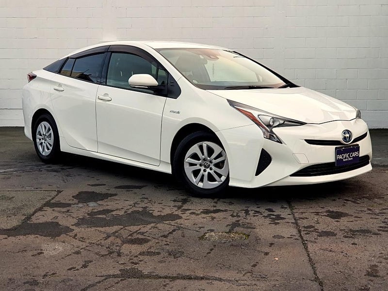 2017 Toyota Prius S TSS *High Spec *Pre-Collision and Lane Departure ...